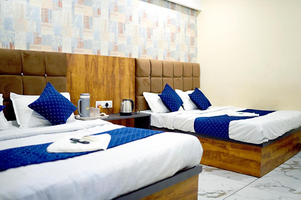 Hotel Mahalok Palace Ujjain Bagian luar foto