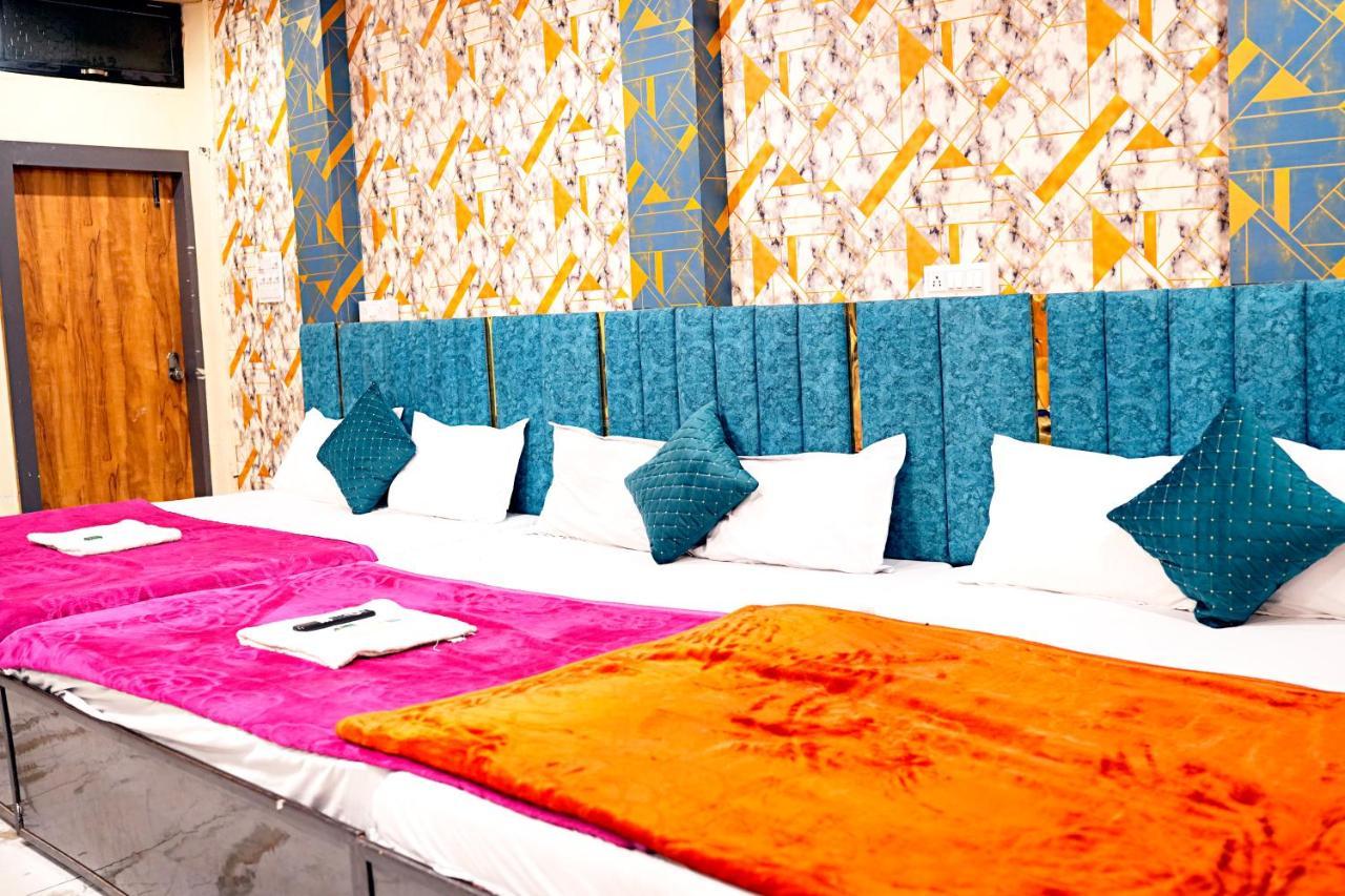 Hotel Mahalok Palace Ujjain Bagian luar foto
