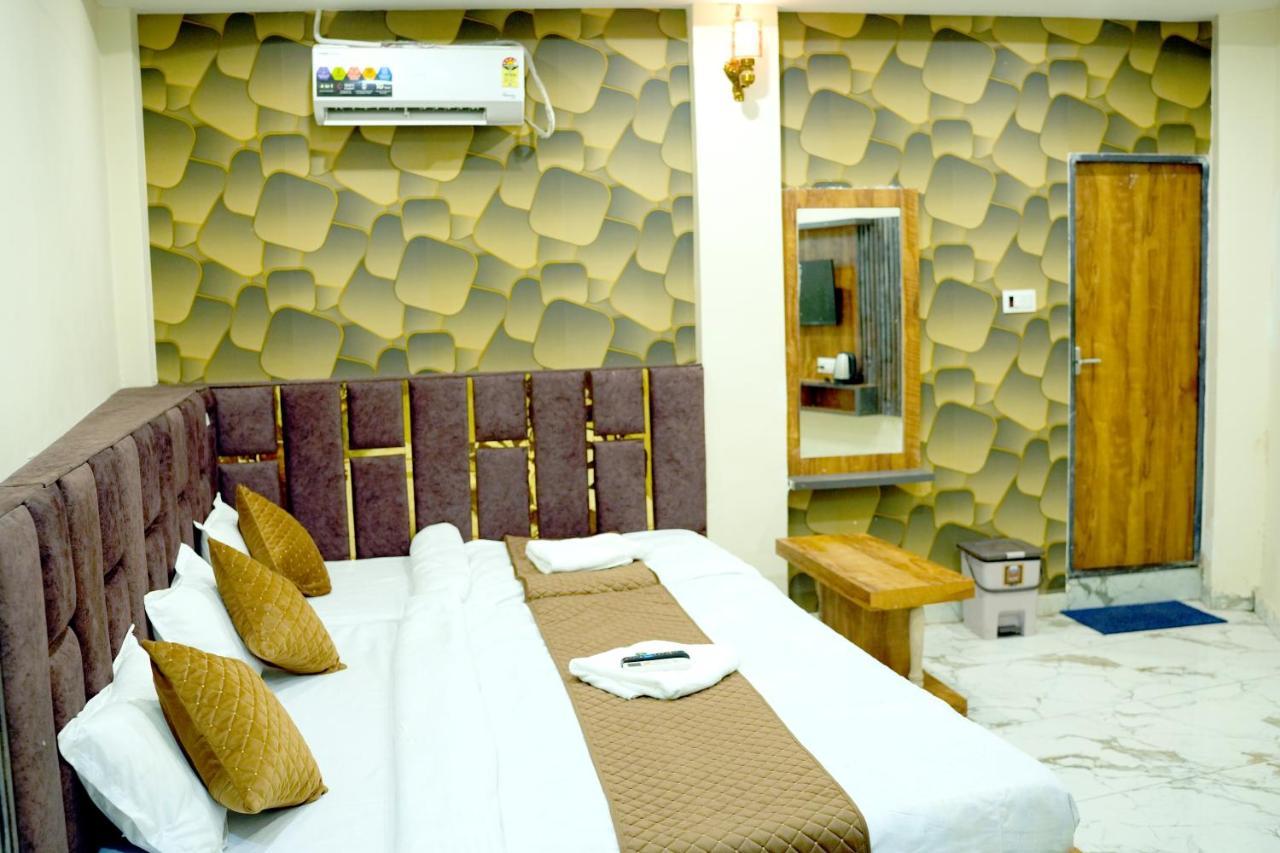Hotel Mahalok Palace Ujjain Bagian luar foto