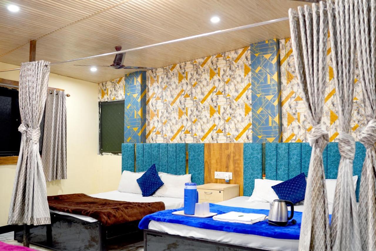 Hotel Mahalok Palace Ujjain Bagian luar foto