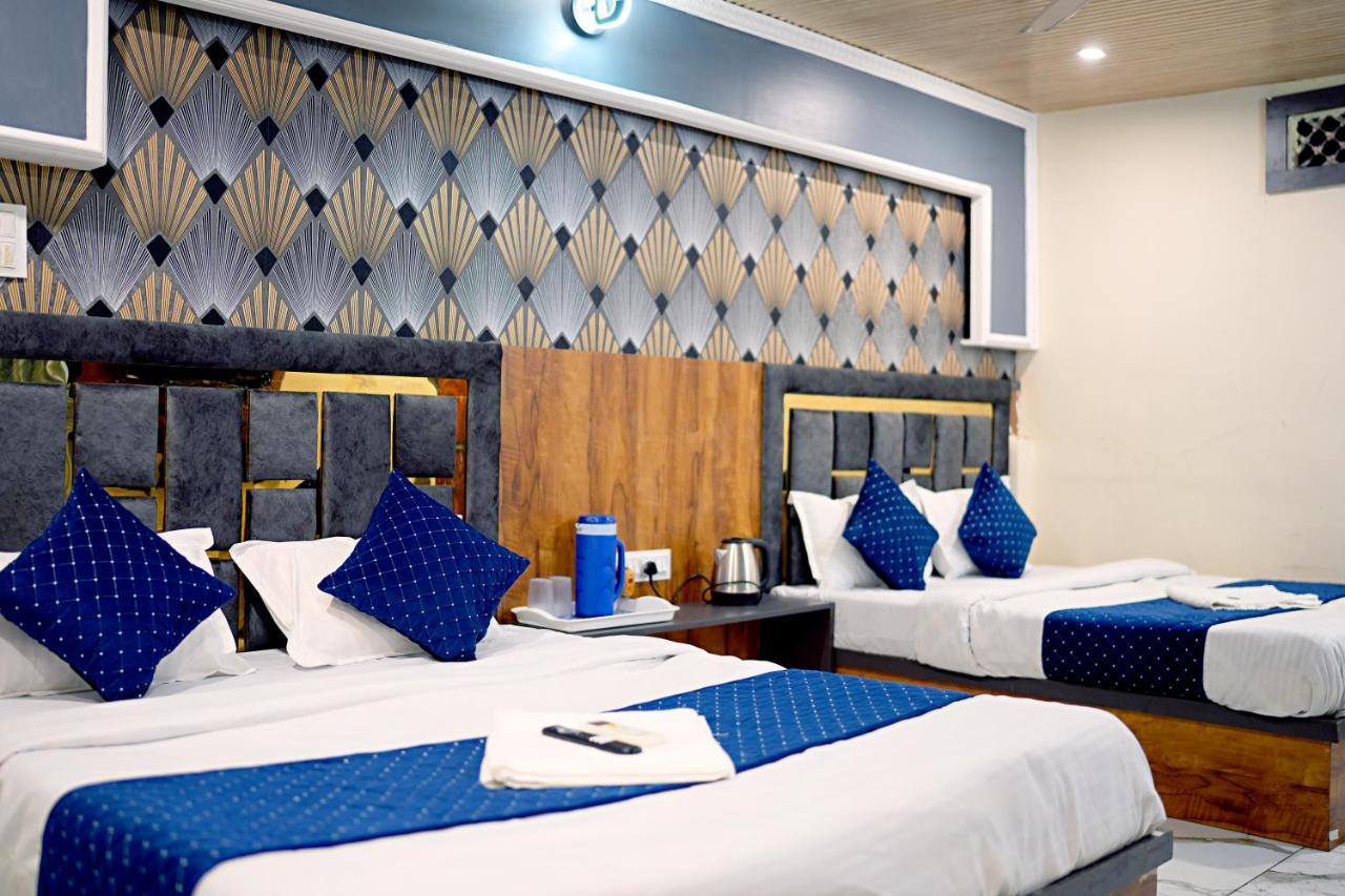 Hotel Mahalok Palace Ujjain Bagian luar foto