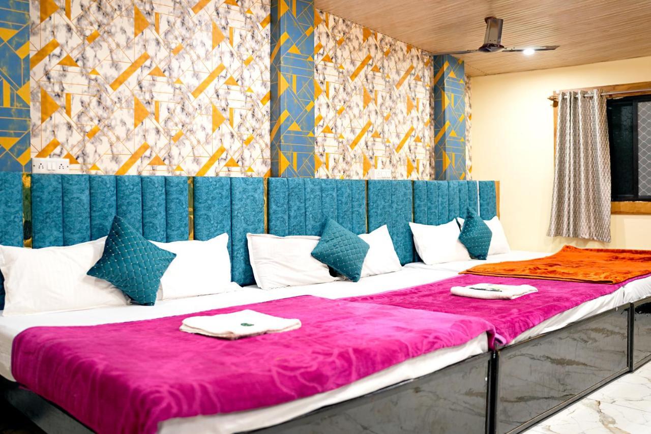 Hotel Mahalok Palace Ujjain Bagian luar foto